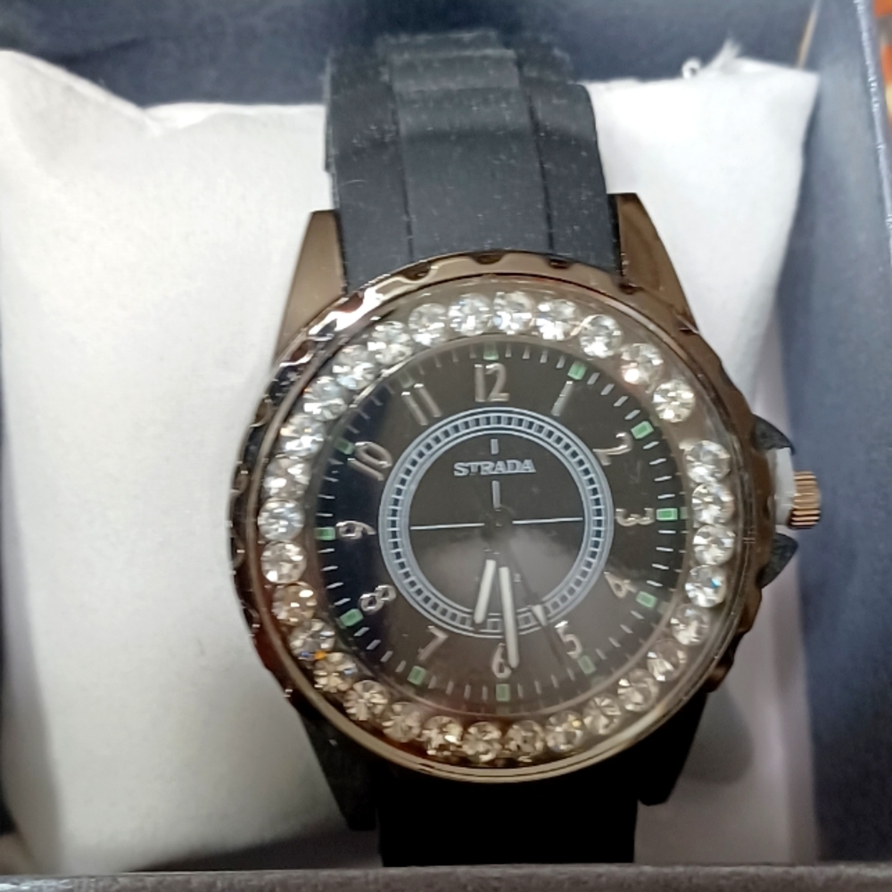 Strada watch ⌚️ NWT never been used